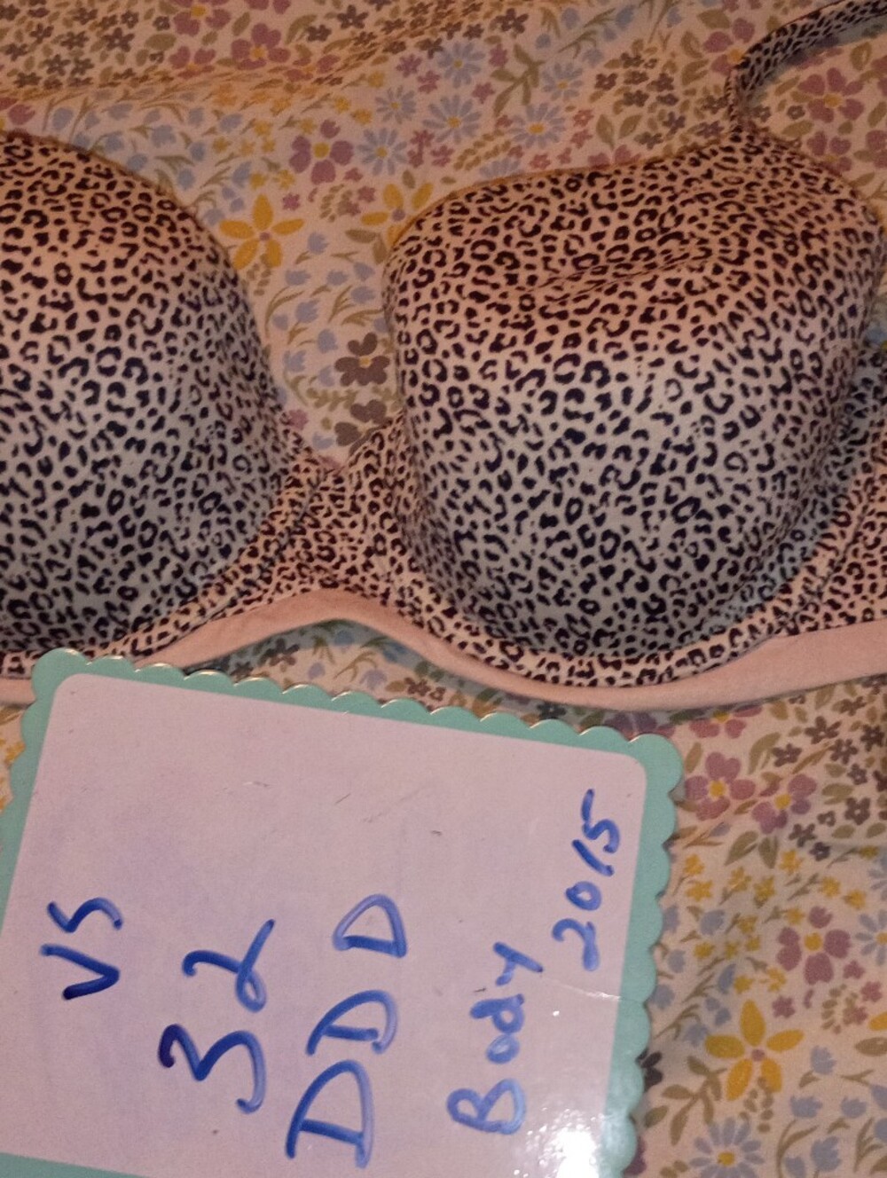 Vintage Y2K Victoria Secret Body Lined Demi Bra 32DDD Sexy Leopard Print 2015